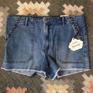 Know Rose Mid Rise Jean Shorts Size 16